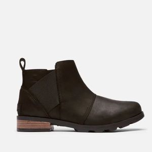 Sorel Emelie Chelsea Boot in Black 9.5